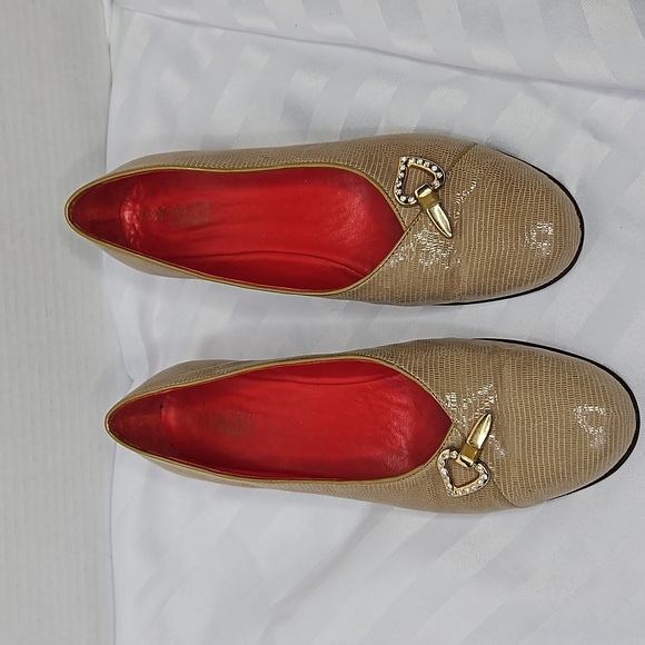 AMALFI BY RANGONI SLIP ON WEDGE SHOE SIZE 8 IN BIEGE/ TAN - Picture 1 of 9